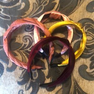 Set of velvet and satiny headbands